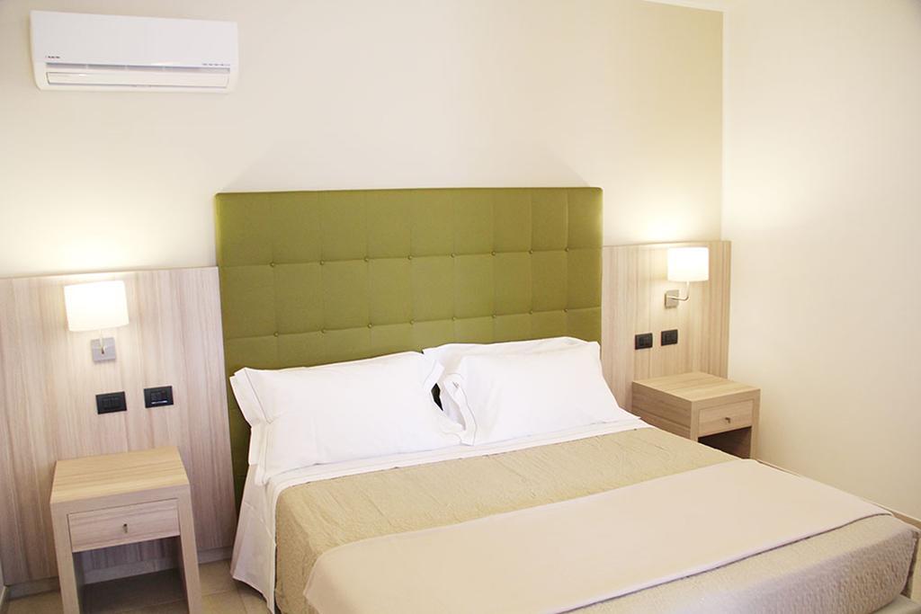 Hostal Relais Lali' Mottola Habitación foto